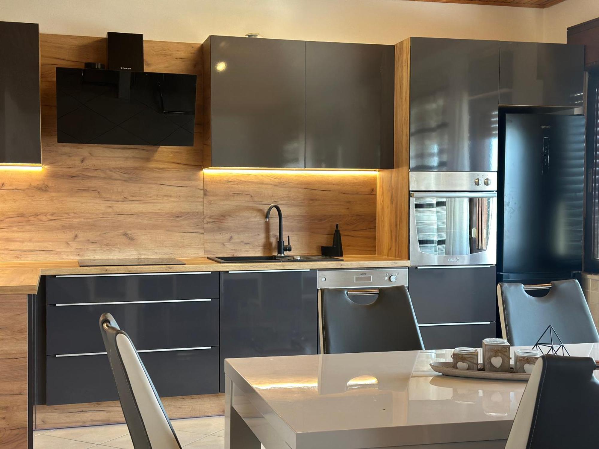 Split Apartment